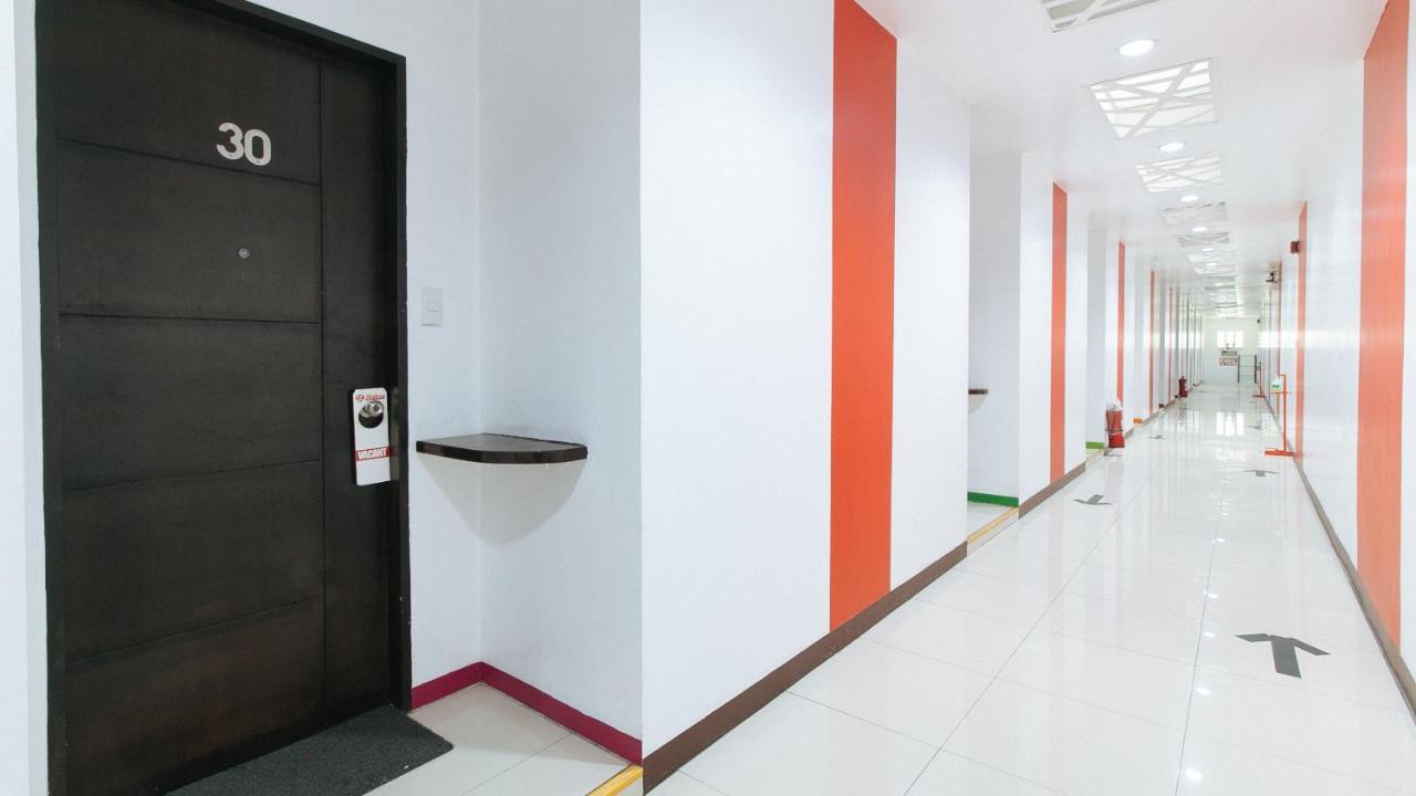 Reddoorz @ El Highway Hotel Bulacan Exterior photo